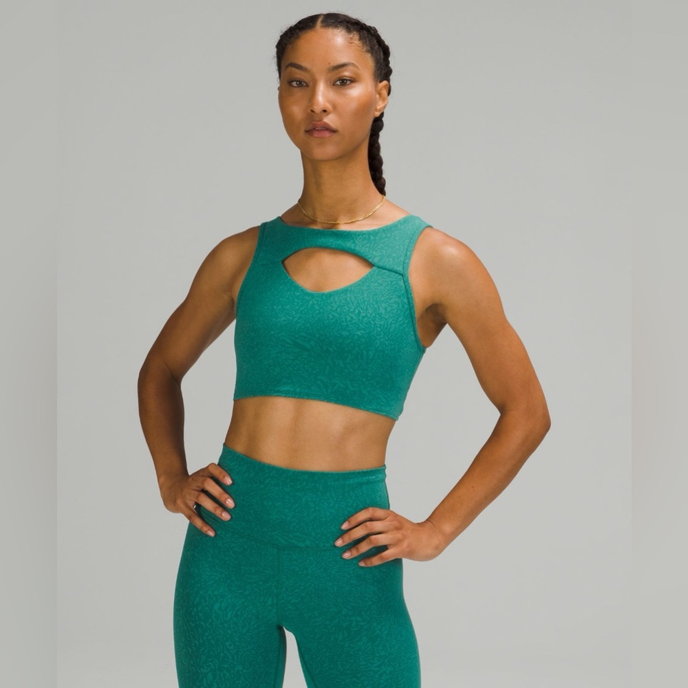 Everlux™ Cut-Out Train Bra *Medium Support, B/C Cups